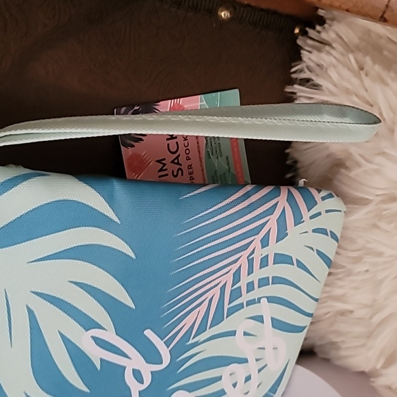 Swim pouch nwt - Picture 3 of 8